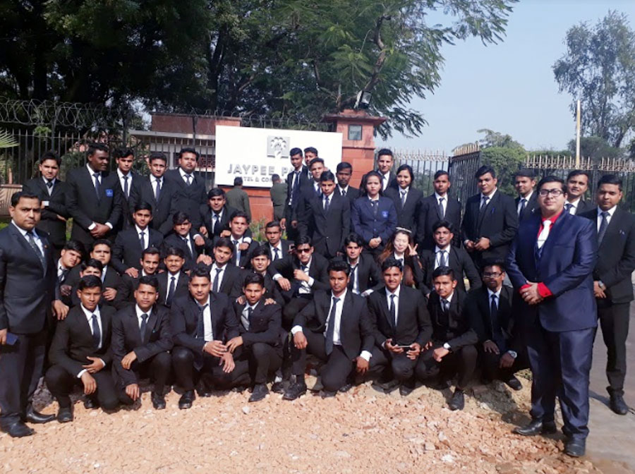 Educational Visit to Jaypee palace Agra 2019 by BSc Hotel Management students Sanskriti University